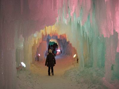 氷のトンネル