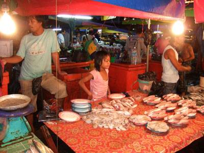 フィリピノマーケットの子供