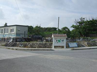 黒島牛のモニュメント