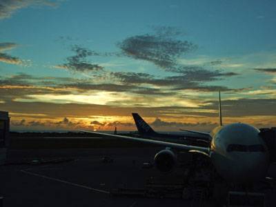 那覇空港の夕日